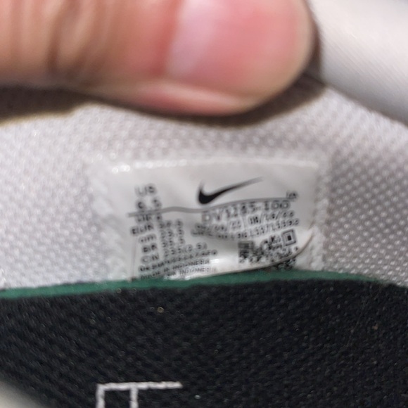 Nike Court Black, White and Silver Sneakers (Missing Laces) - Picture 7 of 12